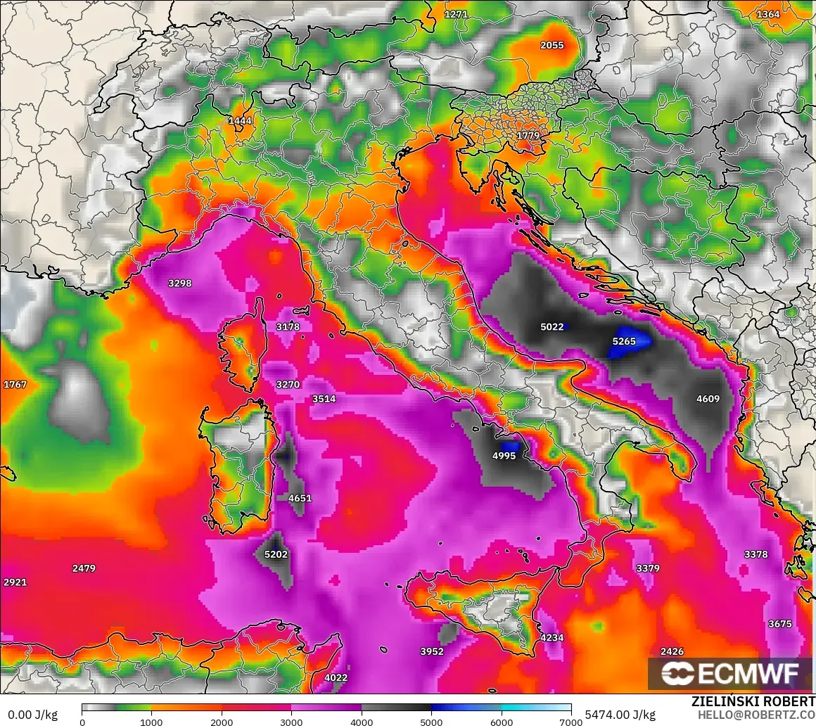 ECMWF IFS 0.25° модель - Италия, CAPE
